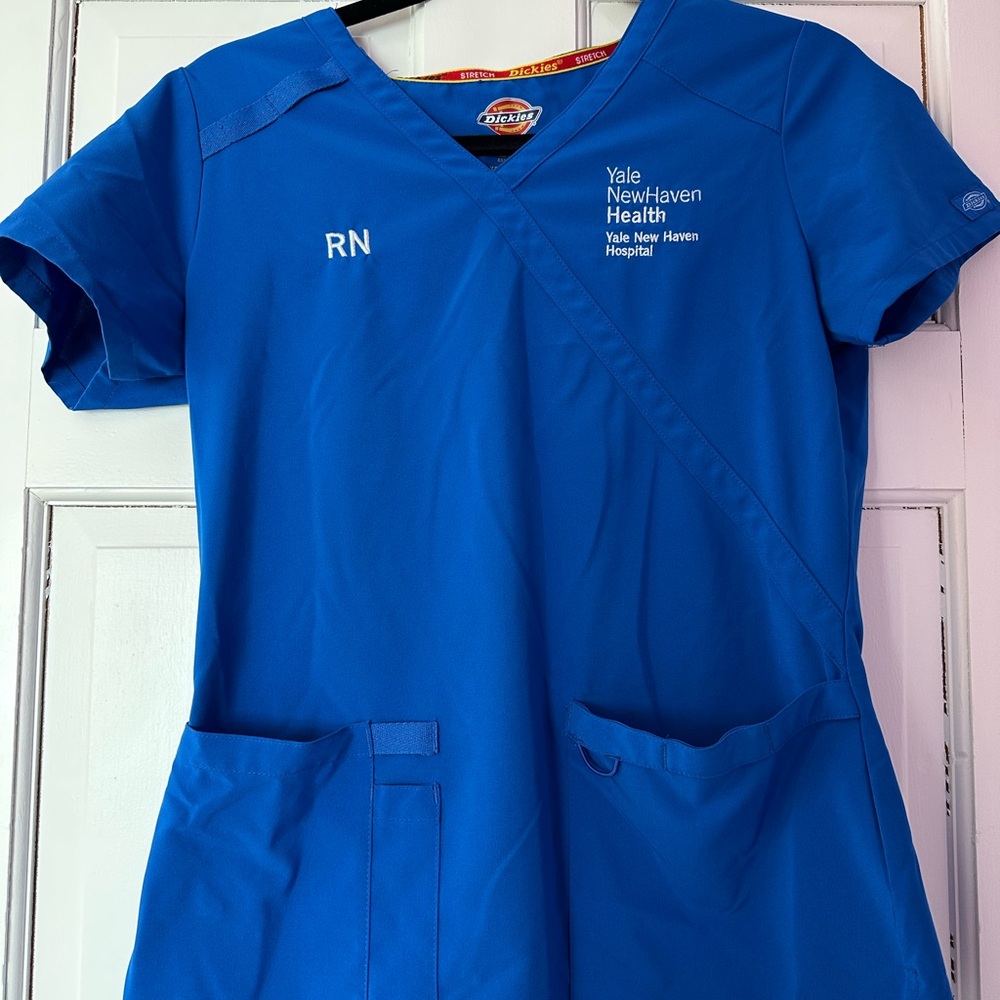 Yale YNHH royal blue nursing scrub tops & bottoms - Picture 11 of 11